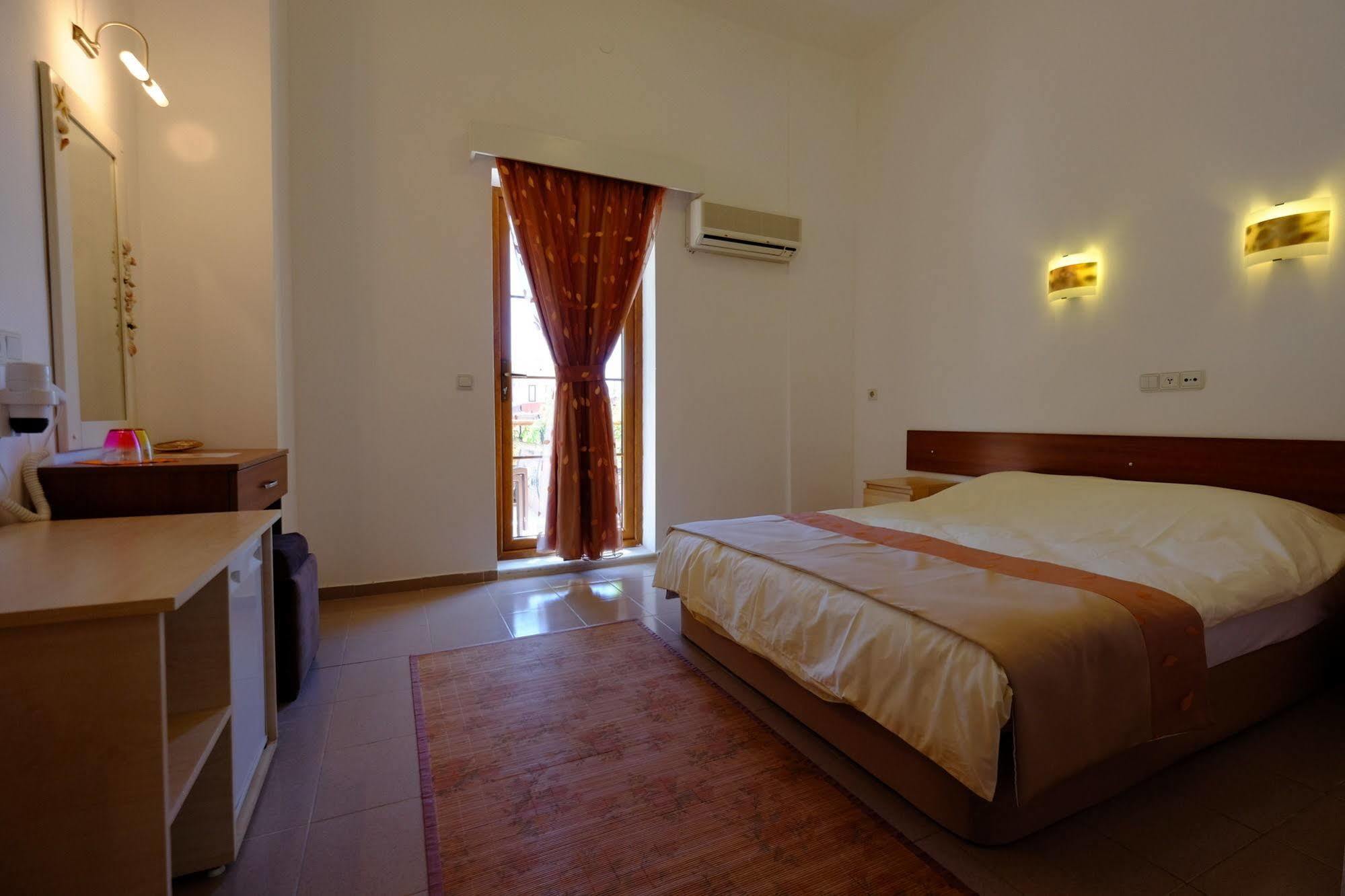 Flying Dutchman Hotel Oludeniz Exterior photo